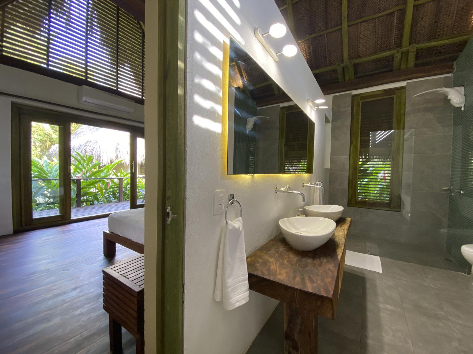 Suite cabin bathroom
